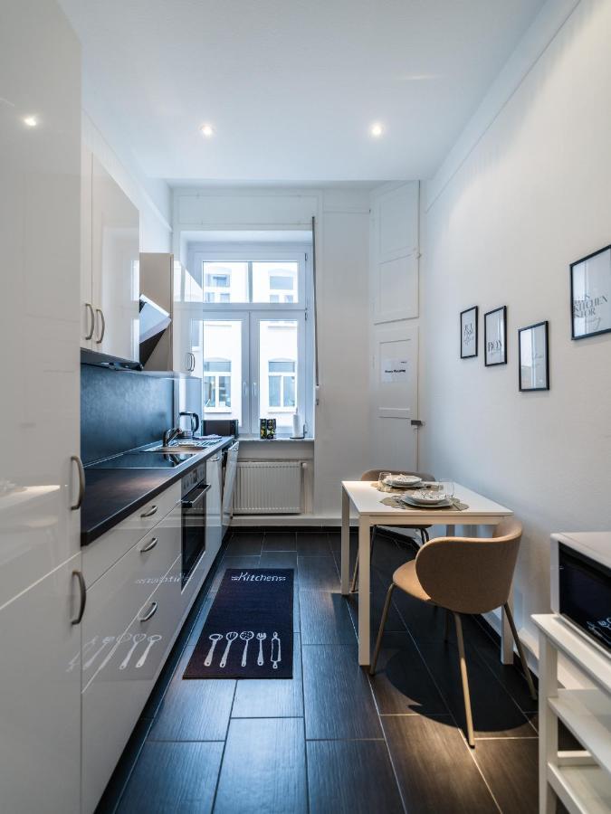 Hochwertige Altbauwohnung Im Modernen Stil In Wiesbaden - Kueche - Terrasse - Wlan - Zentral Екстер'єр фото